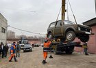 Погрузка автомобиля. Фото пресс-службы администрации Иркутска