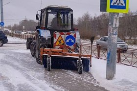 Уборка снега. Фото пресс-службы администрации Иркутска