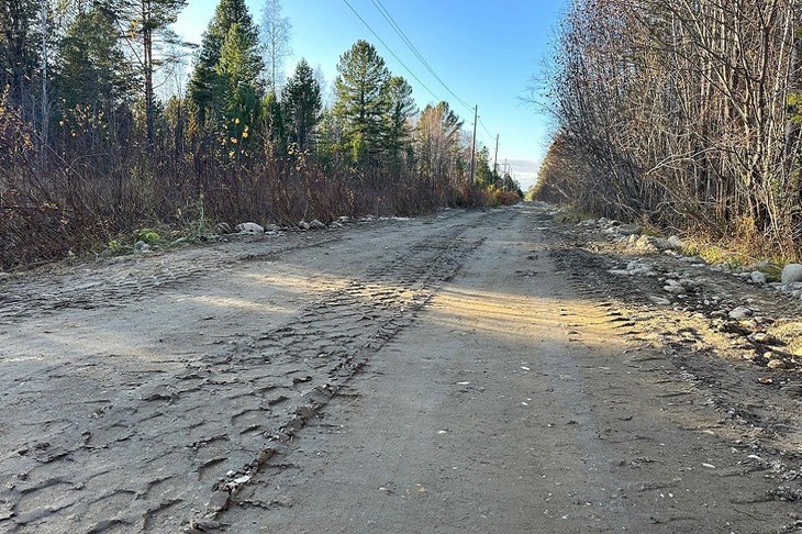 Дорога в поселок Утулик. Фото со страницы Федора Саломатова в социальной сети «ВКонтакте»