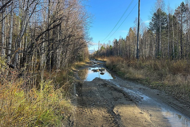 Дорога в поселок Утулик. Фото со страницы Федора Саломатова в социальной сети «ВКонтакте»