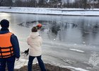 Спасение провалившегося под лед. Фото пресс-службы ГУ МЧС России по Иркутской области