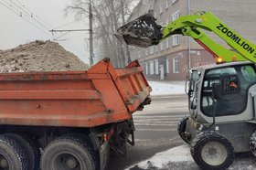 Уборка снега. Фото пресс-службы администрации Иркутска