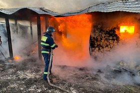 Пожар в СНТ в Усть-Илимске. Фото пресс-службы ГУ МЧС России по Иркутской области