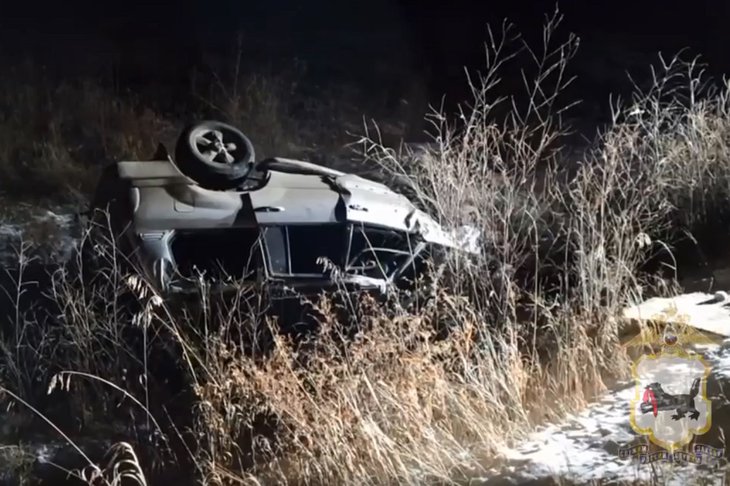 Toyota Land Cruiser на месте происшествия. Скриншот видео пресс-службы ГИБДД Иркутской области