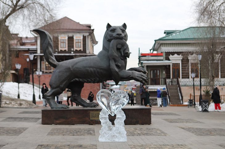 Сердце из байкальского льда. Фото пресс-службы администрации Иркутска