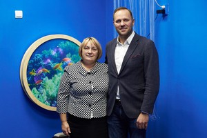 Депутат с заведующей детсадом №44