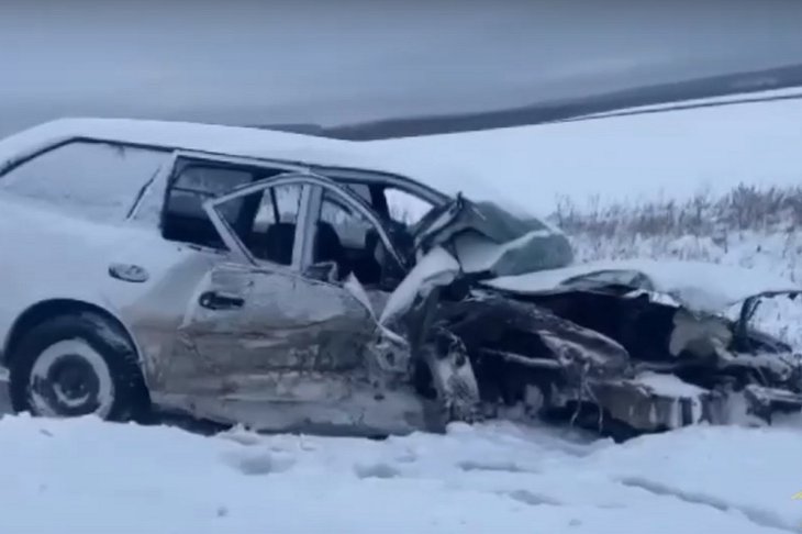 Машина после аварии. Скриншот видео пресс-службы ГУ МВД России по Иркутской области