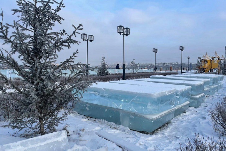 Лед для скульптур. Фото пресс-службы администрации Иркутска