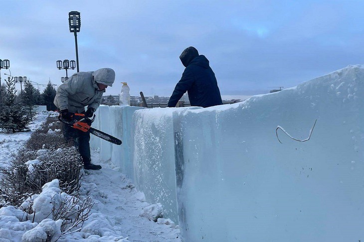 Лед для скульптур. Фото пресс-службы администрации Иркутска