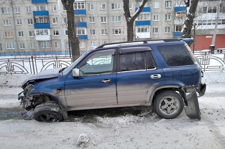 Машина на Лермонтова. Фото ГУ МВД России по Иркутской области