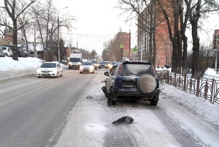 Машина на Лермонтова. Фото ГУ МВД России по Иркутской области