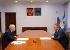 Алексей Макаров и Игорь Кобзев. Фото пресс-службы правительства Иркутской области