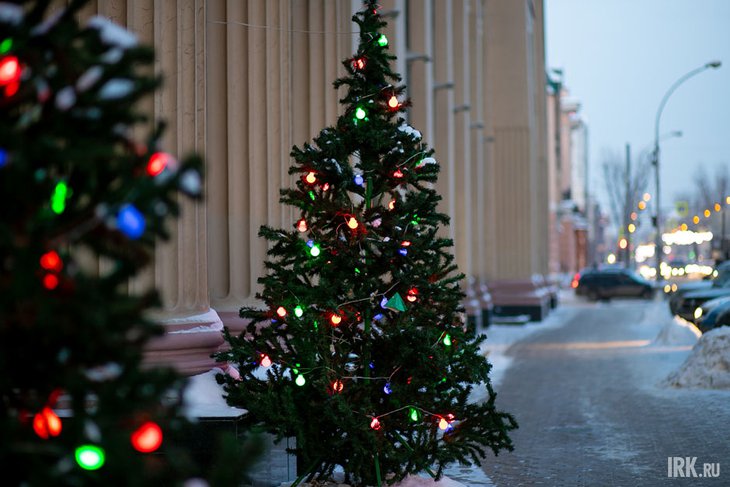 Новогодние украшения в Иркутске. Фото из архива IRK.ru