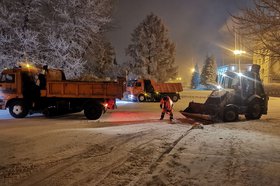 Уборка снега. Фото пресс-службы администрации Иркутска