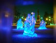 На бульваре Гагарина появилась целая аллея ледяных скульптур, посвящённых 100-летию иркутского хоккея.