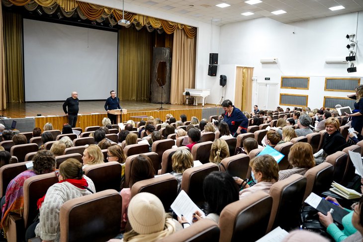 В Иркутске состоялся первый обучающий семинар для сборщиков подписей перед выборами в  2024 году. Фото IRK.ru