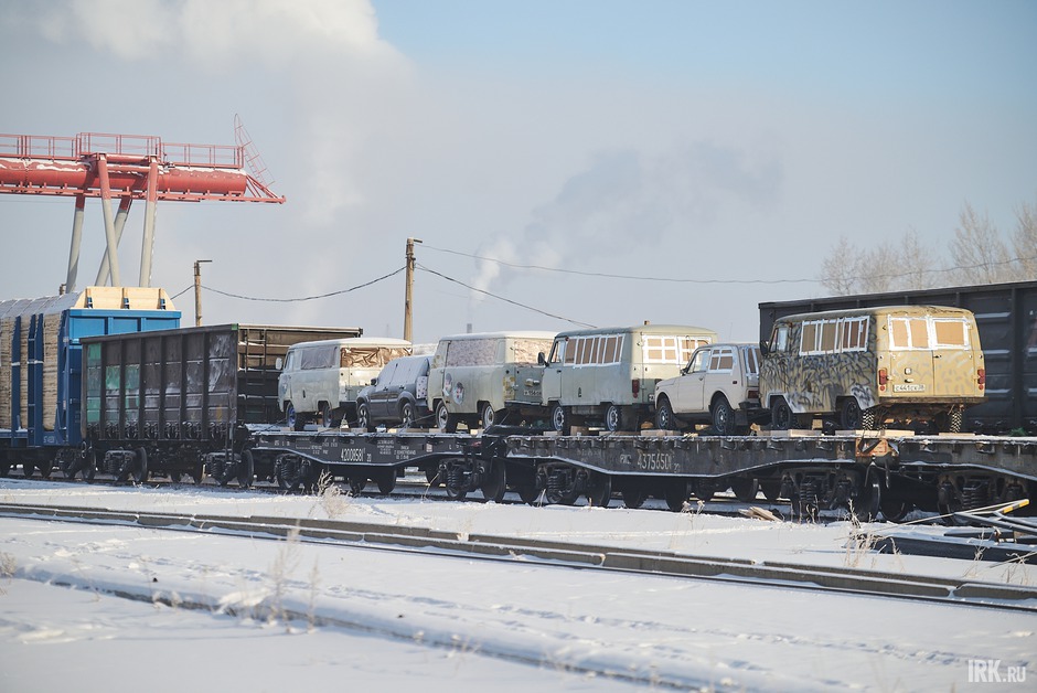 Из Иркутской области в Донбасс передадут 60 машин для бойцов СВО.