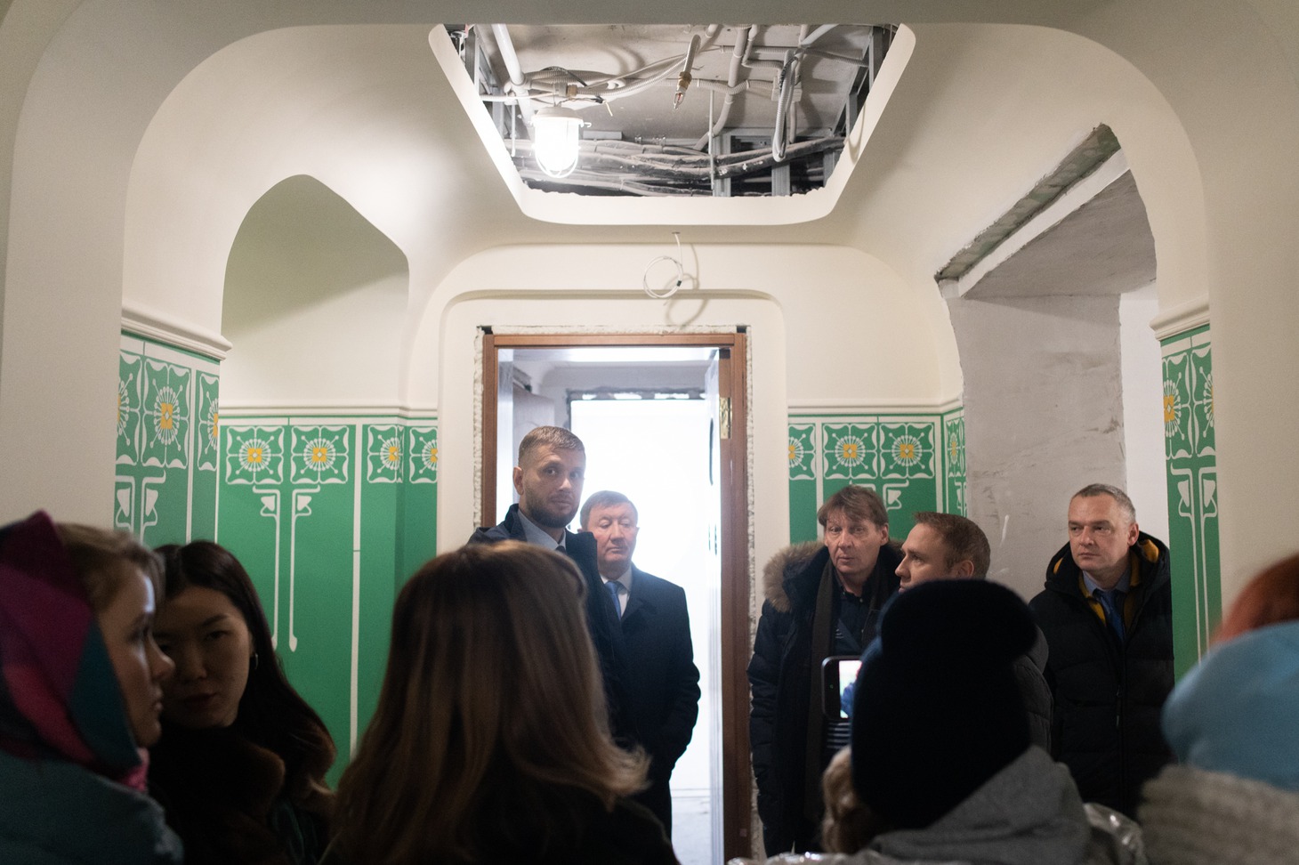 Номера на верхнем этаже оформлены в разном стиле