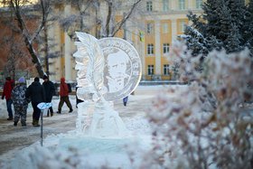 Ледяная скульптура в сквере имени Кирова. Фото Маргариты Романовой, IRK.ru