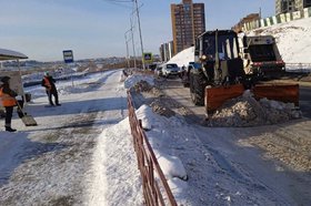 Очистка улиц от снега. Фото пресс-службы администрации Иркутска