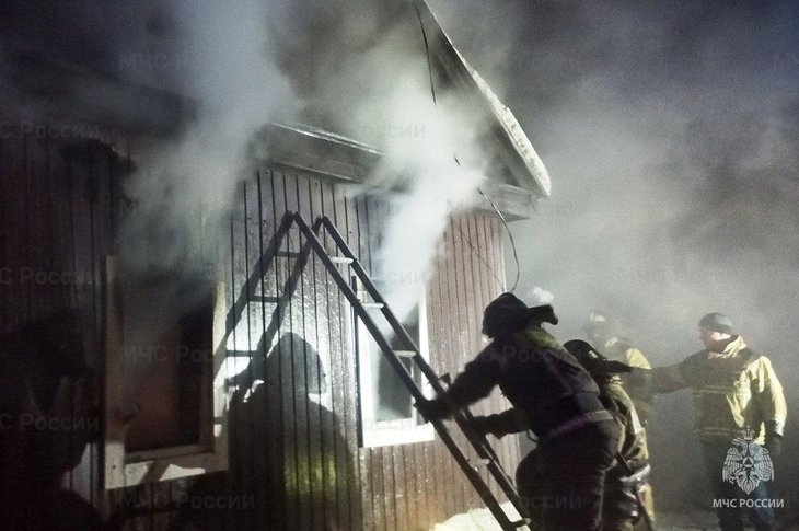 Пожар в Черемхово. Фото ГУ МЧС России по Иркутской области
