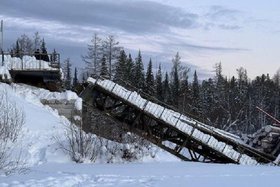Разрушенный мост. Фото из телегрма-канала губернатора Иркутской области Игоря Кобзева