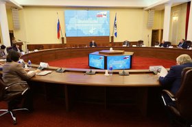 Заседание высшего совета. Фото IRK.ru