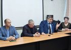Встреча с работниками больницы. Фото из телеграм-канала Олега Боровского