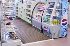 Напитки в магазине. Фото Маргариты Романовой, IRK.ru