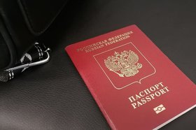 Заграничный паспорт. Фото IRK.ru
