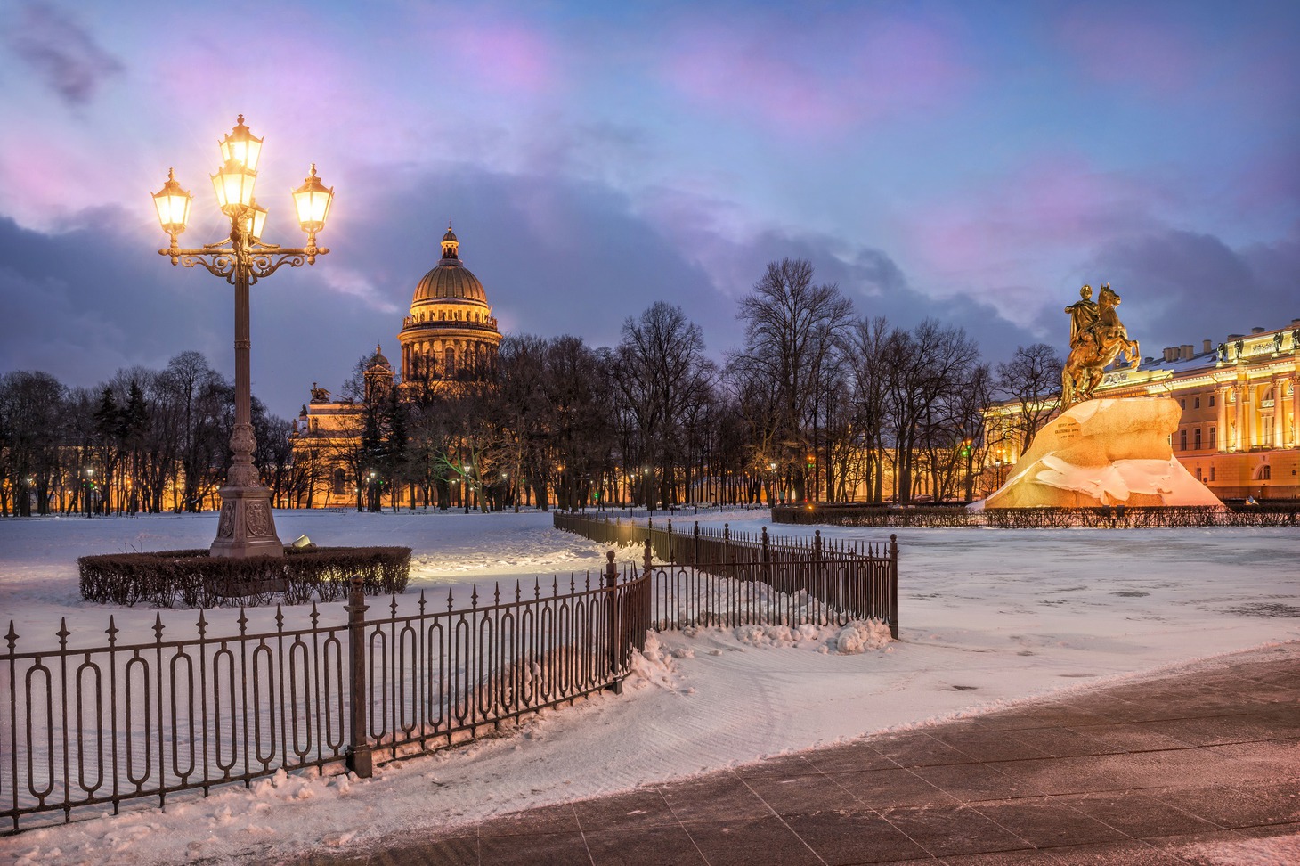 Санкт-Петербург. Фото с сайта freepik.ru