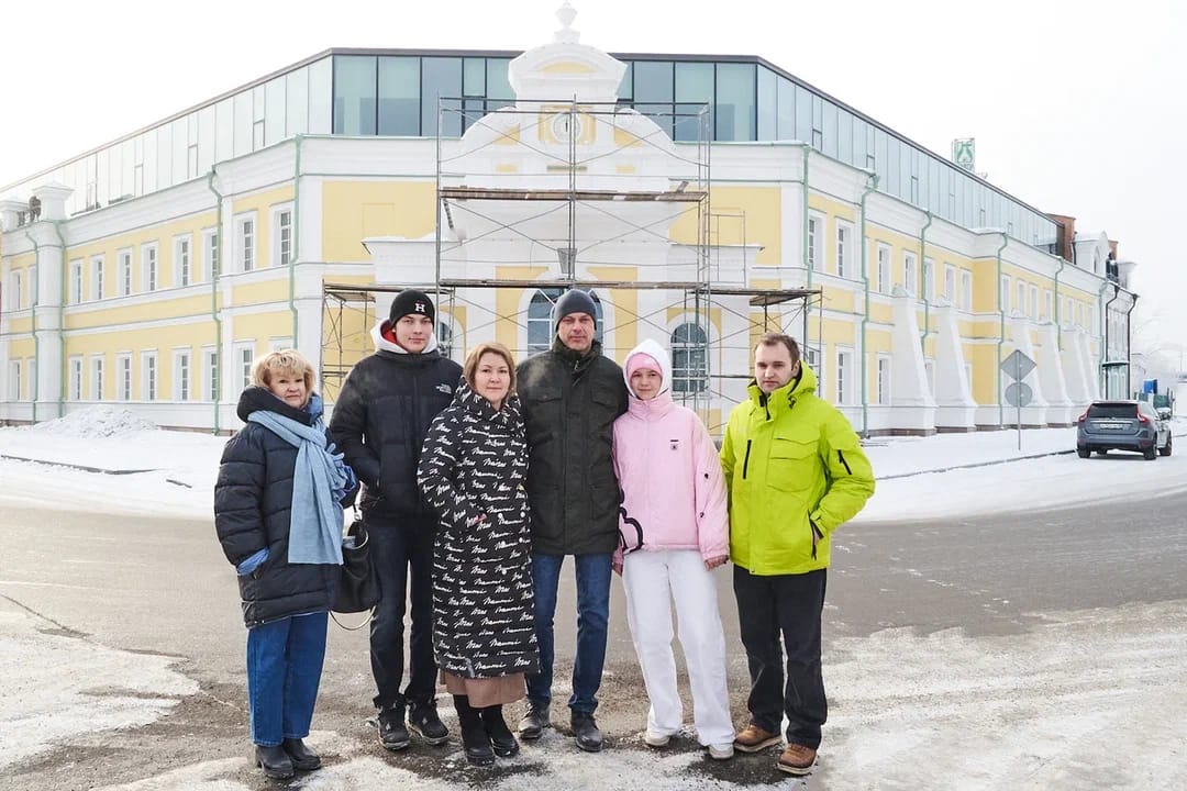 Галина Бабученко, Алексей Шелепугин, Елена Бабученко, Михаил Шелепугин, Мария Шелепугина, Кирилл Бабученко Галина Бабученко, Алексей Шелепугин, Елена Бабученко, Михаил Шелепугин, Мария Шелепугина, Кирилл Бабученко