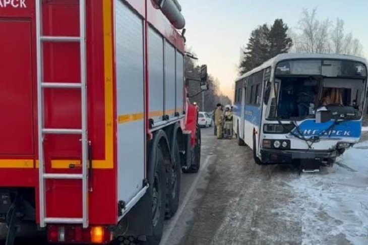 Место ДТП. Фото пресс-службы ГУ МВД России по Иркутской области