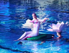 В роли Ассоль выступила двукратная олимпийская чемпионка Мария Шурочкина.