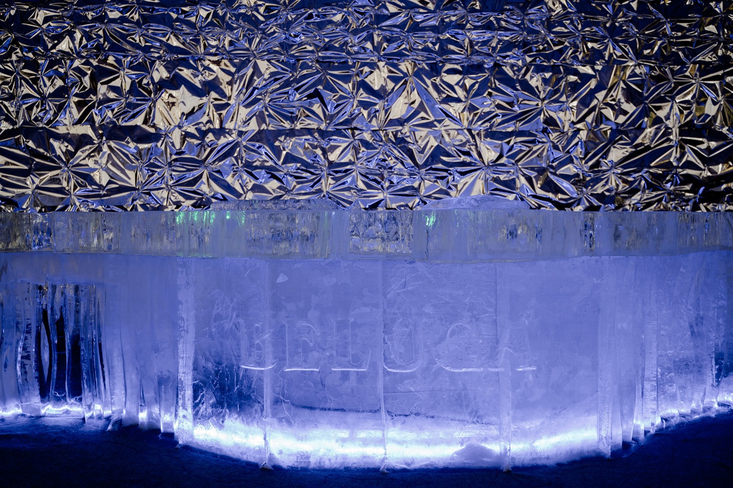 Зимой и до середины марта «Маяковский» работает как ICE BAR