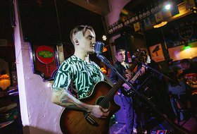 Группа «КонтраБанда» в Harat's Pub в 130-м квартале