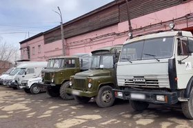 Автомобили. Скринщот видео из телеграм-канала Руслана Болотова