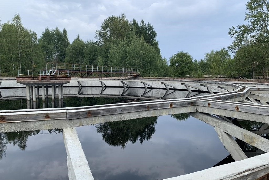 Одна из переполненных карт-накопителей на Солзанском полигоне БЦБК до начала работ и после их проведения