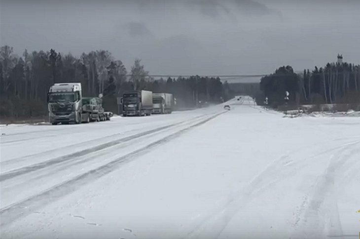Дорога. Скриншот видео пресс-службы Госавтоинспекции Иркутской области
