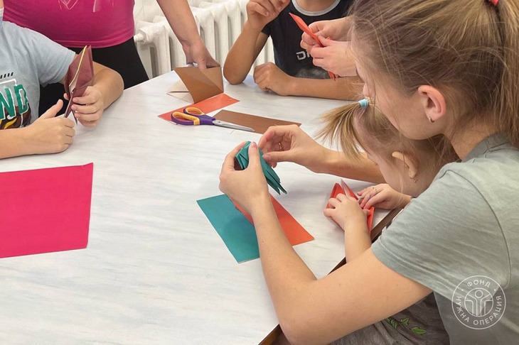 Волонтеры проекта с детьми. Фото организаторов