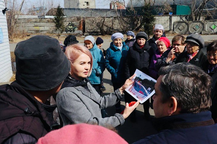 Светлана Кузнецова на встрече с жителями поселка Жилкино. Фото пресс-службы думы Иркутска