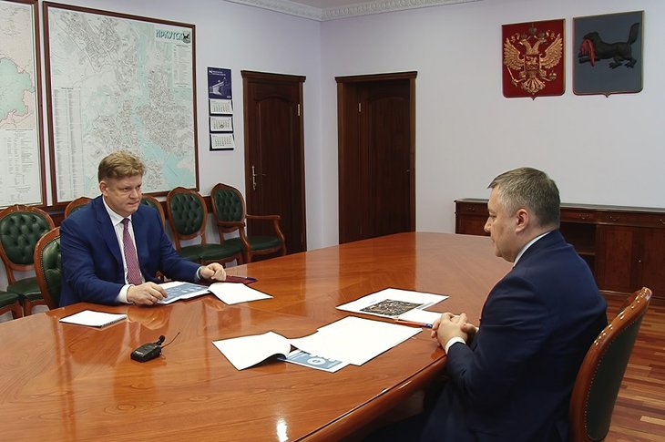 Анатолий Серышев, Игорь Кобзев. Фото пресс-службы правительства Иркутской области