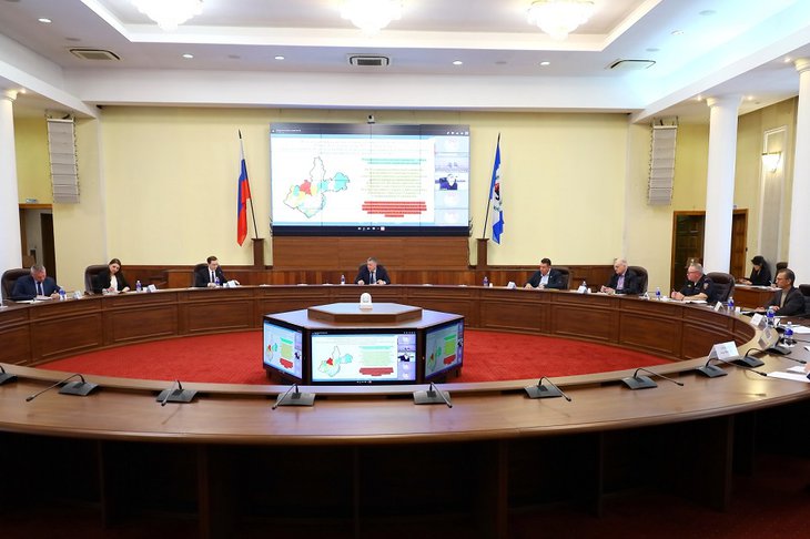 Совещание. Фото пресс-службы правительства Иркутской области