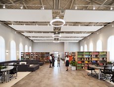 Впечатляет площадью библиотека училища. По словам преподавателей, курсанты много читают, отдавая предпочтение отечественной литературе.