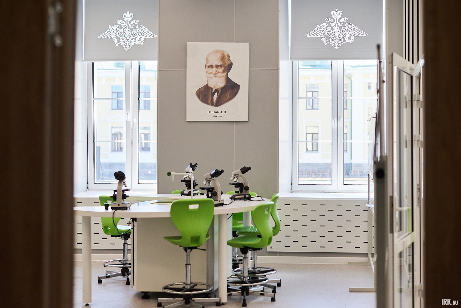 Помимо специальных дисциплин, курсанты изучают общеобразовательные предметы.