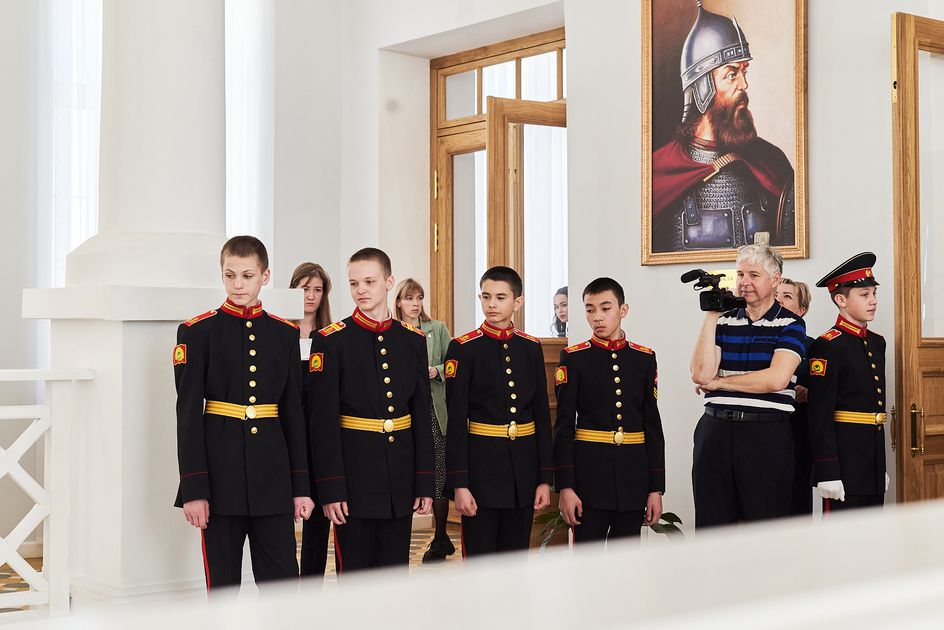 Экскурсия по Суворовскому военному училищу