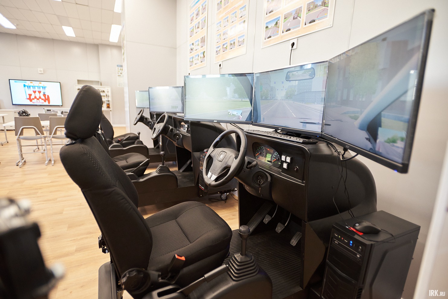 Закрепить теорию практическим навыком можно на тренажёрах.