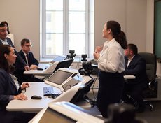 Участники экскурсии побывали в кабинете лаборатории искусственного интеллекта.