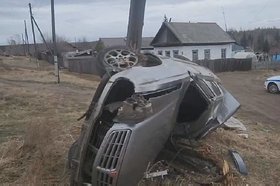 Автомобиль после аварии. Фото пресс-службы ГУ МВД России по Иркутской области