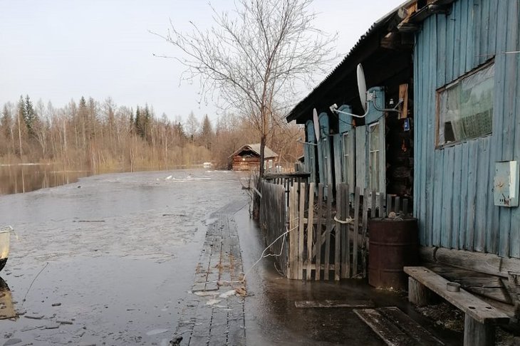 Подтопленный дома. Фото из телеграм-канала губернатора Иркутской области Игоря Кобзева